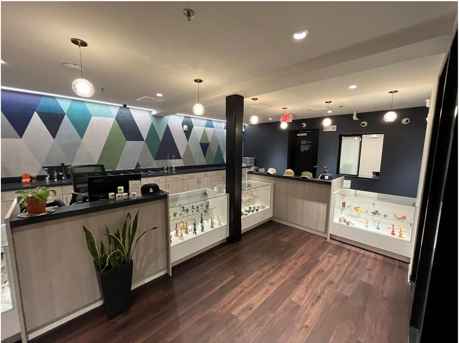 422 Amity St_inside pic 1