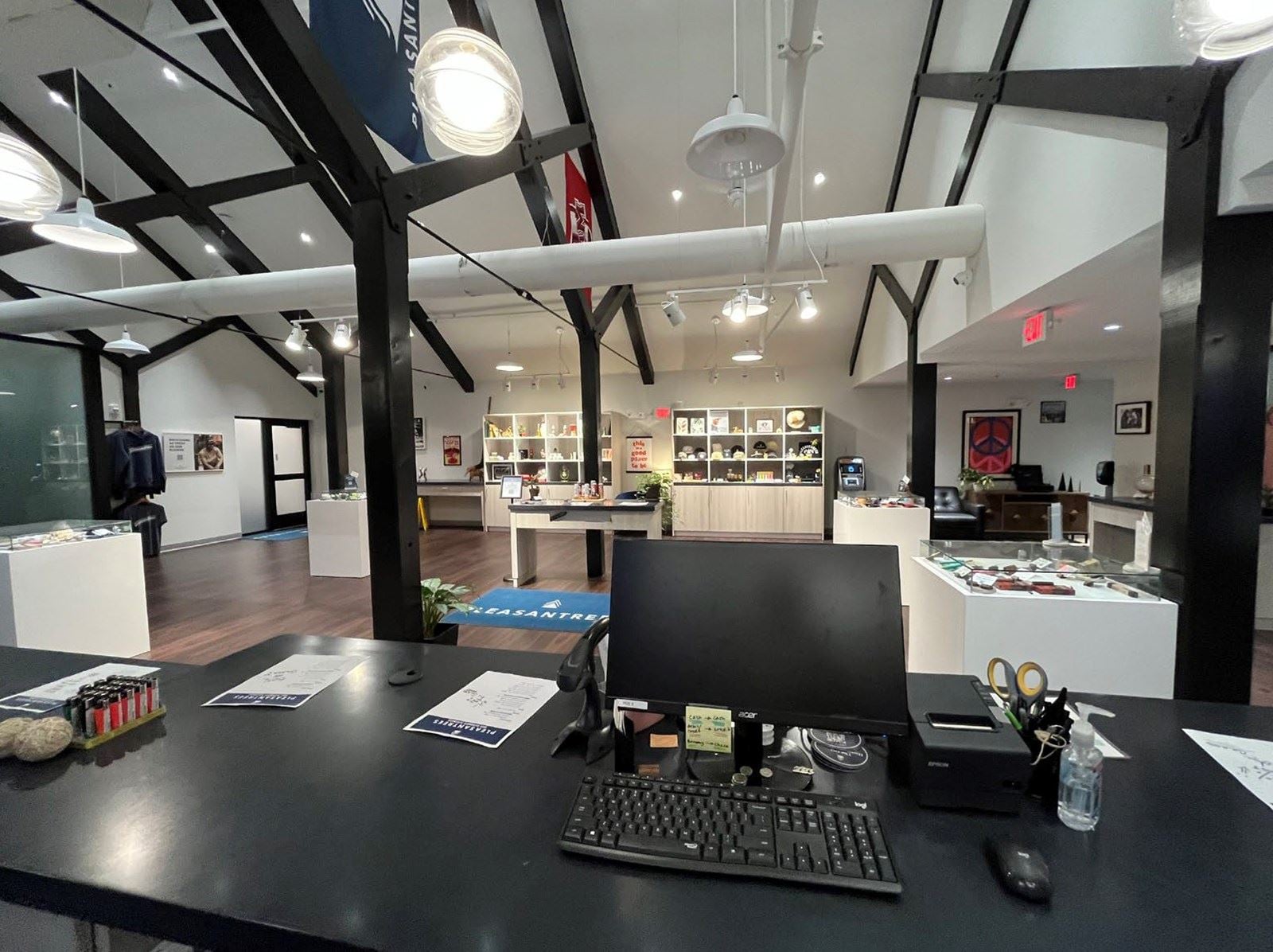 422 Amity St_inside pic 2