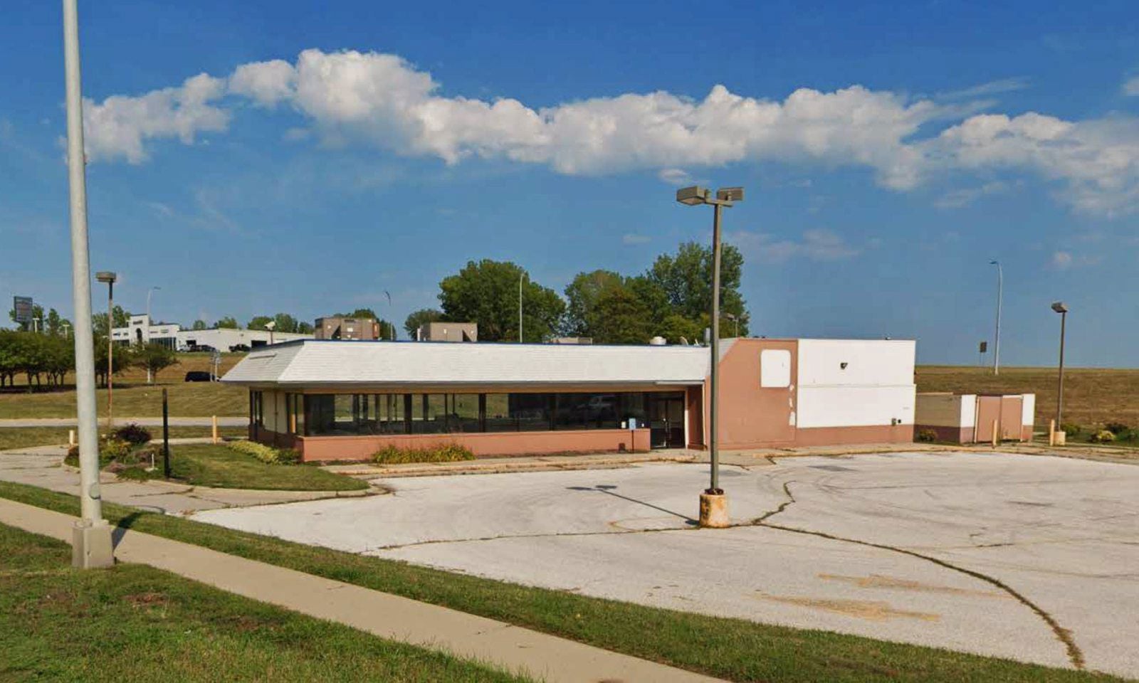 915-W-US-Highway-30-2