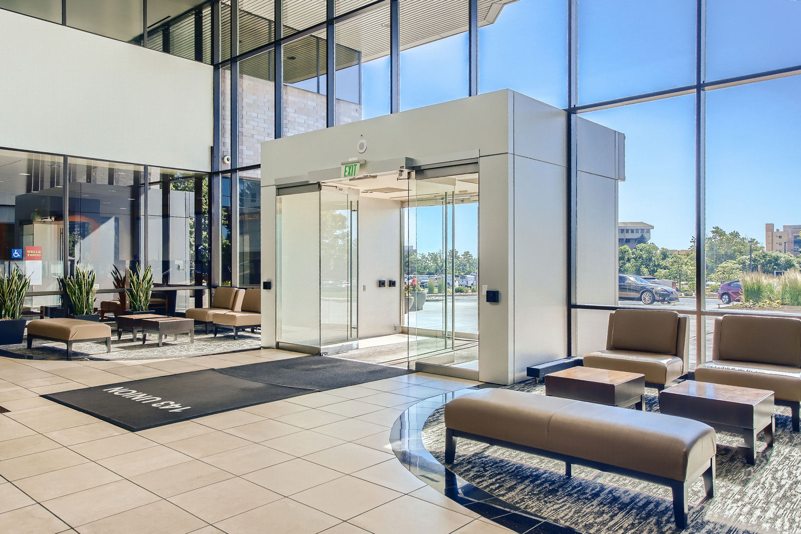 143 Union Boulevard Lakewood-print-003-003-Lobby-3600x2400-300dpi