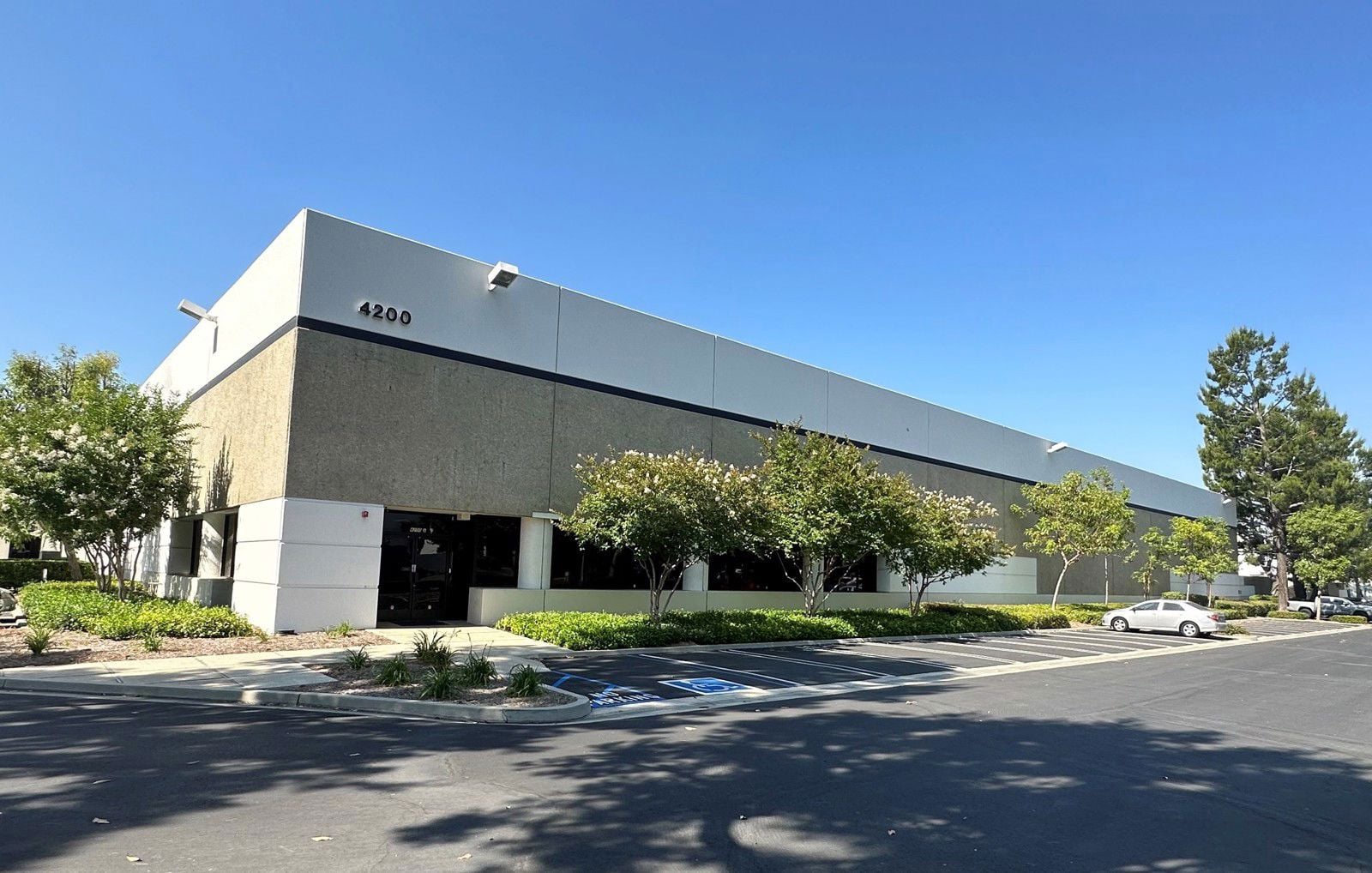 4200 Santa Ana
