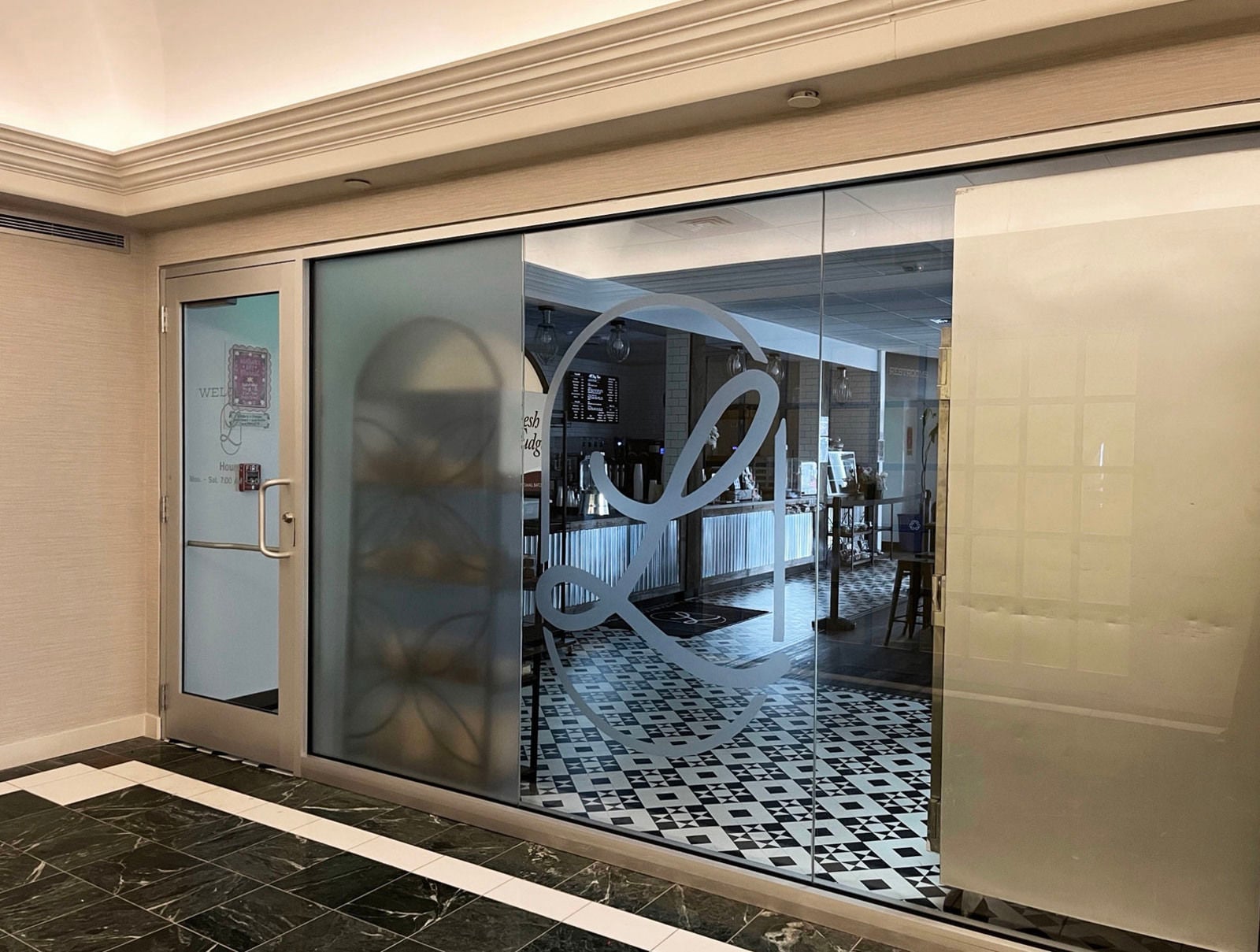 LuAnn's Bakery Lobby Entrance