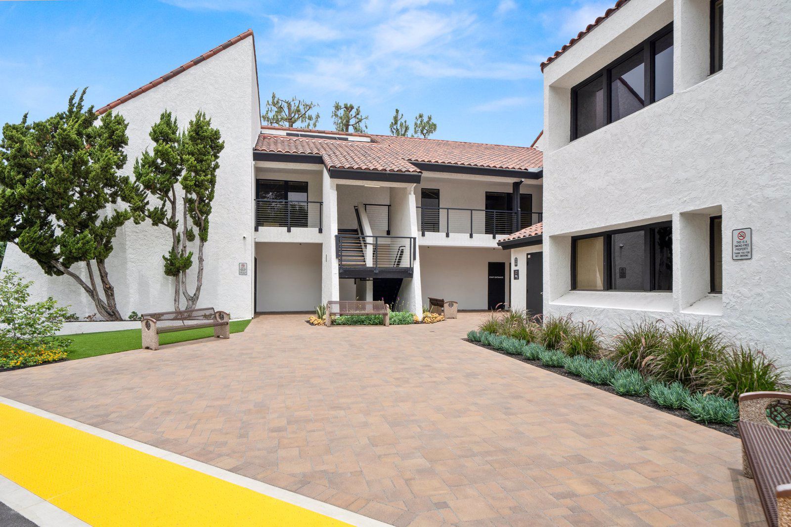 4-web-or-mls-25200-la-paz-rd