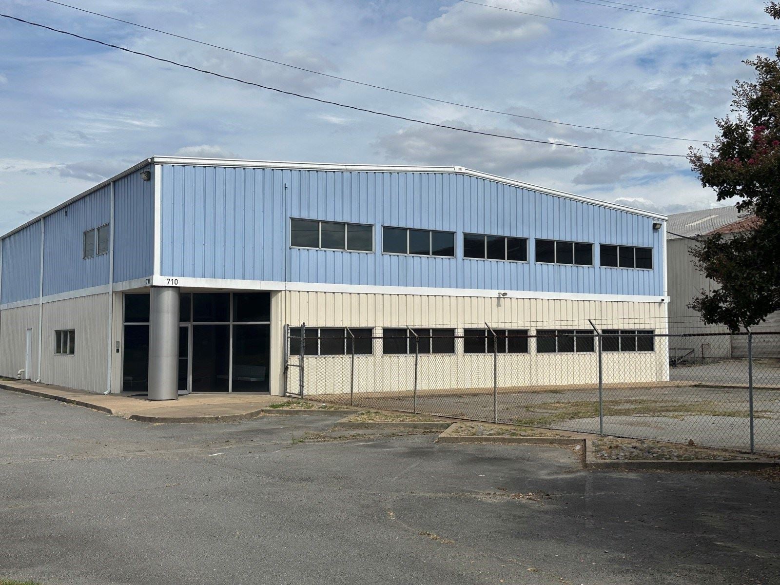 Office/Lab Warehouse 710 Dixie Street - Image 1