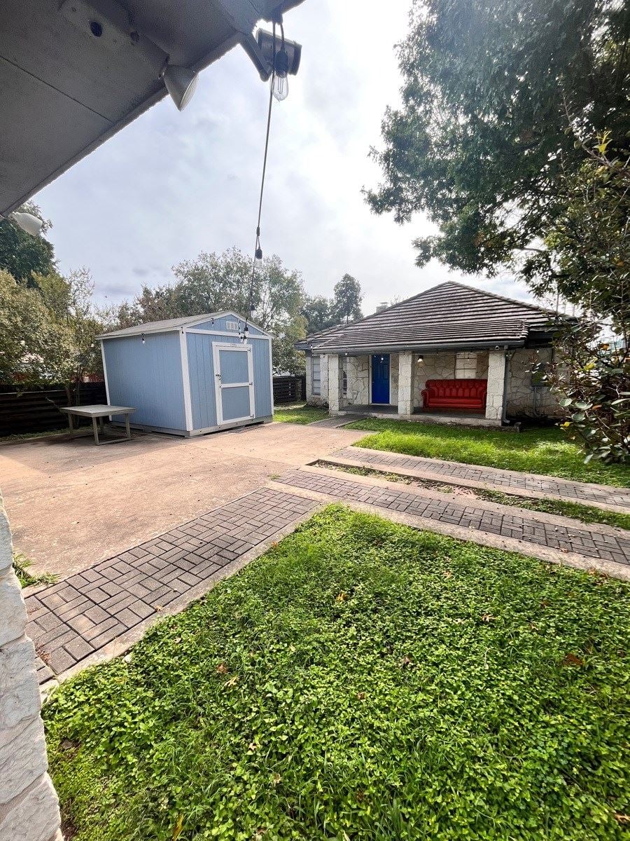 1600 E 7th St  1600 East 7th Street - Image 14