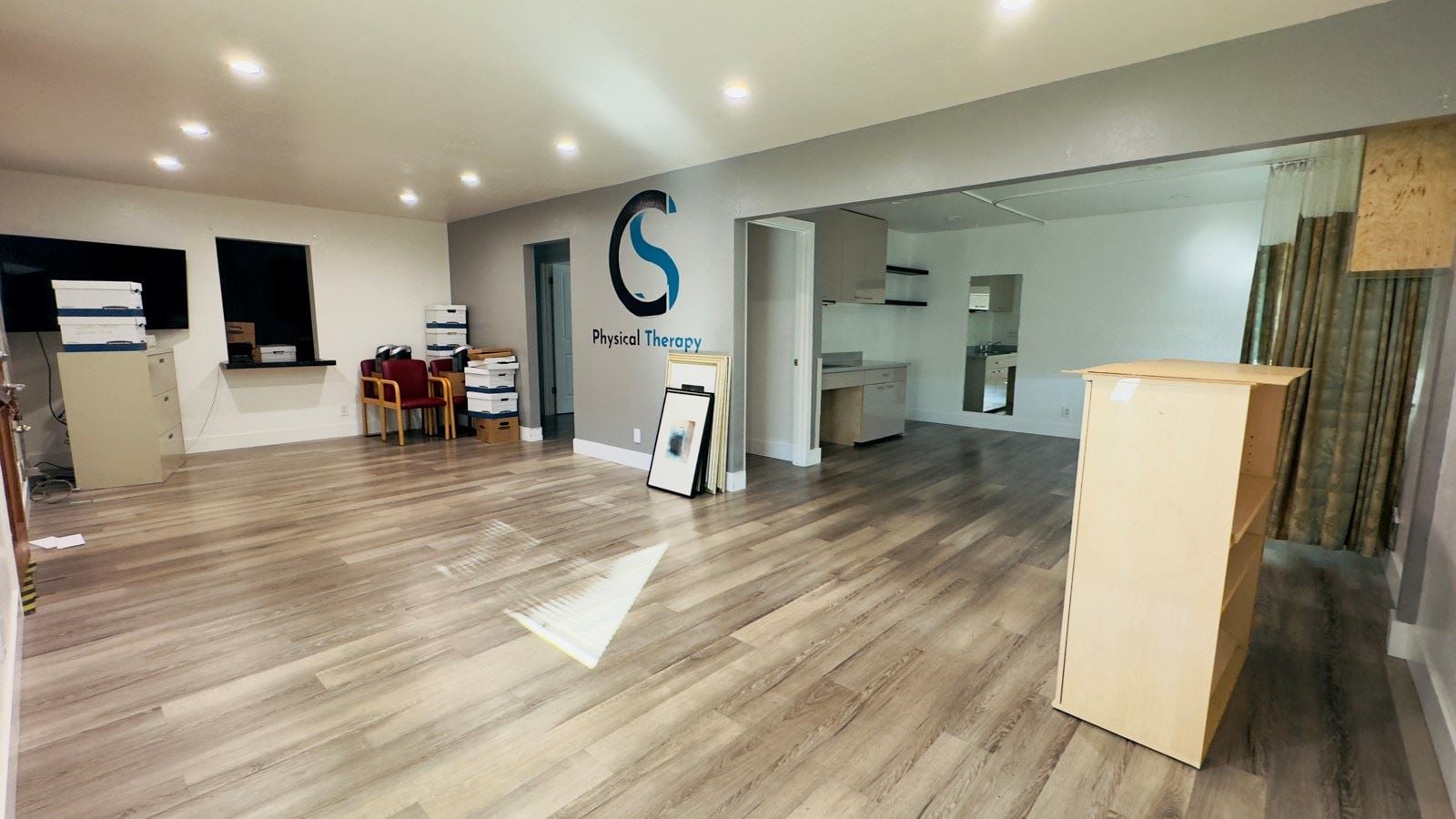 2337 - Main entrance