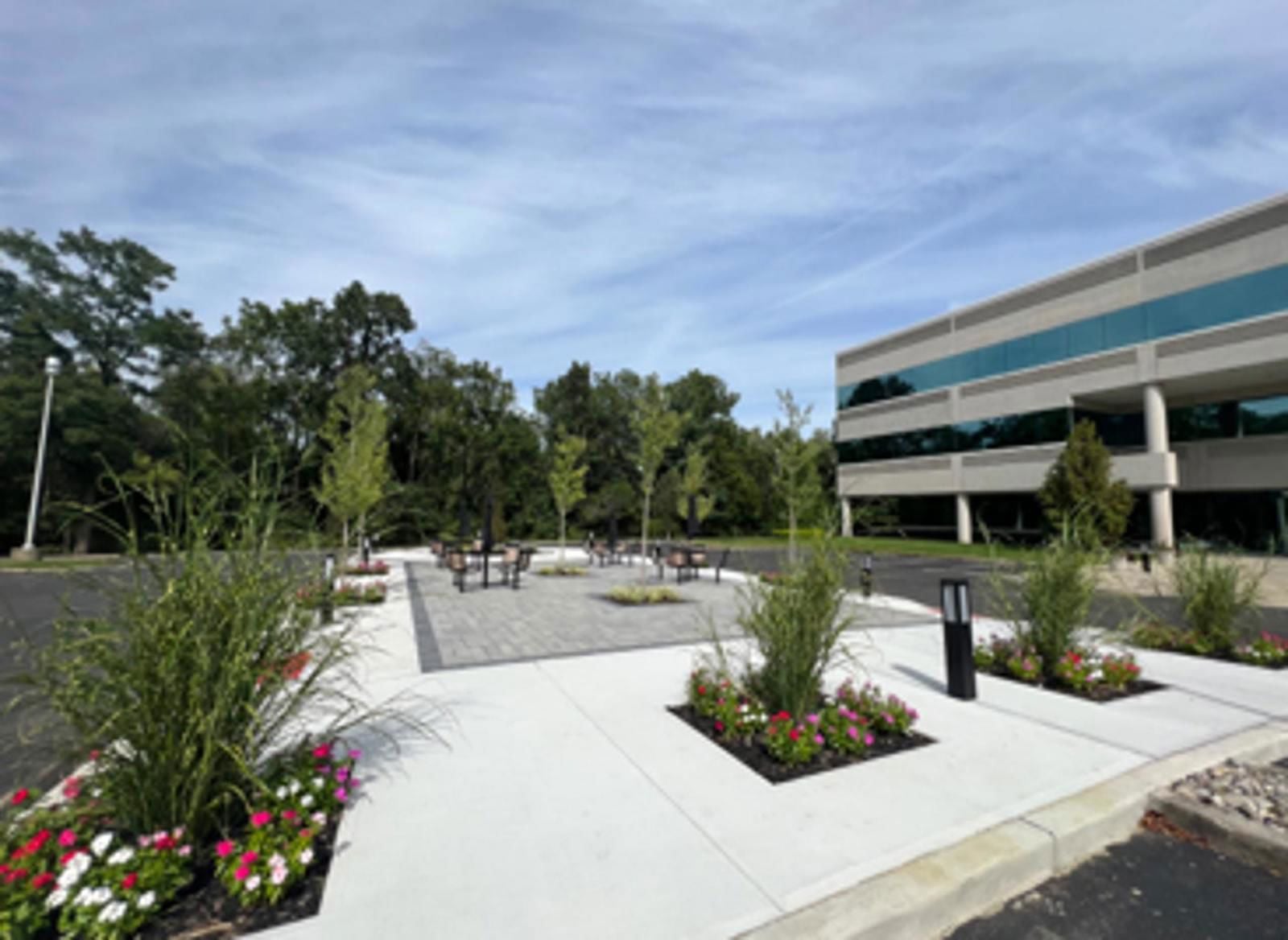 Outdoor Seating Photo 2