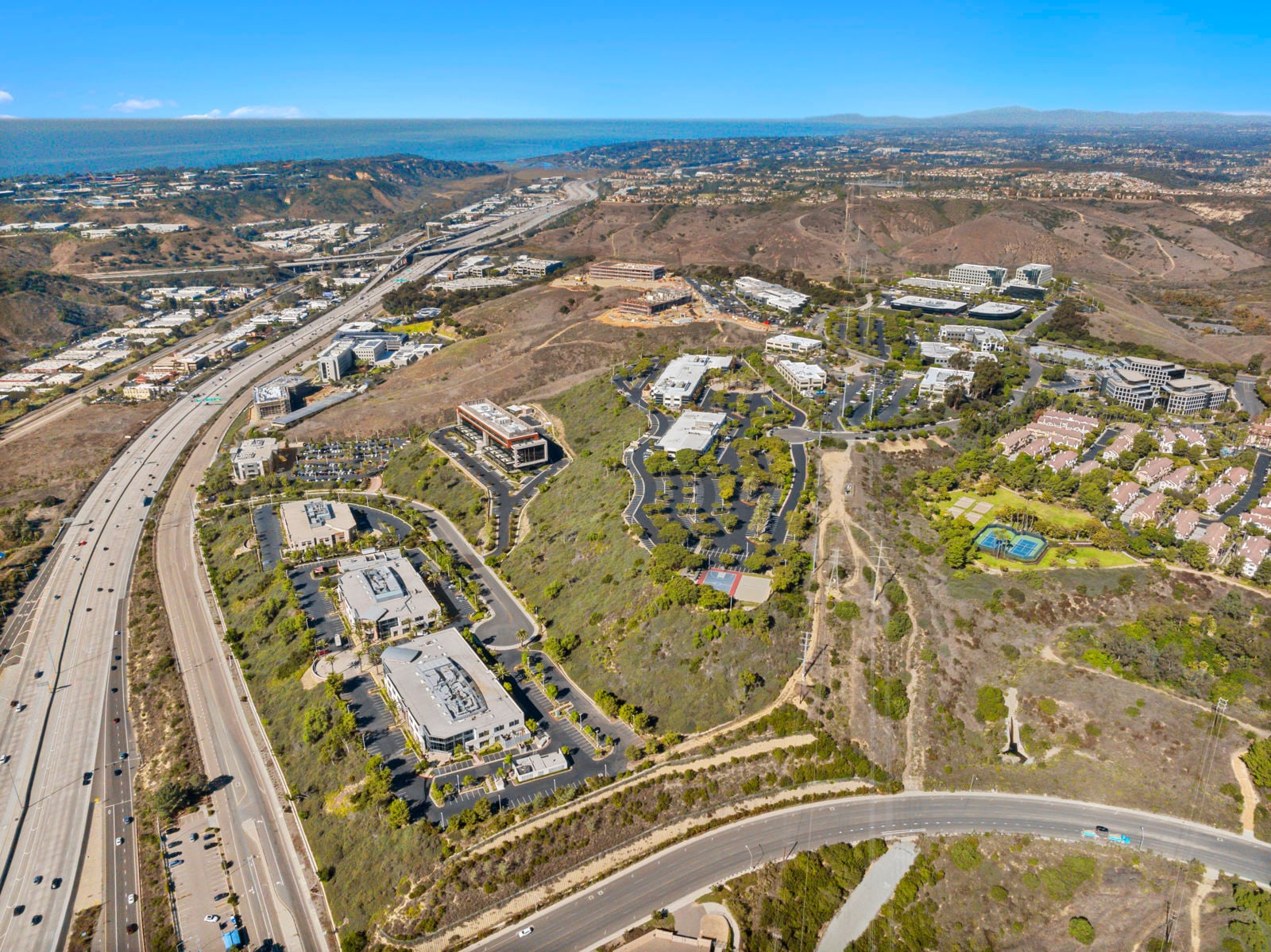 Sorrento Gateway 5005 & 5010 Wateridge Vista Drive - Image 6