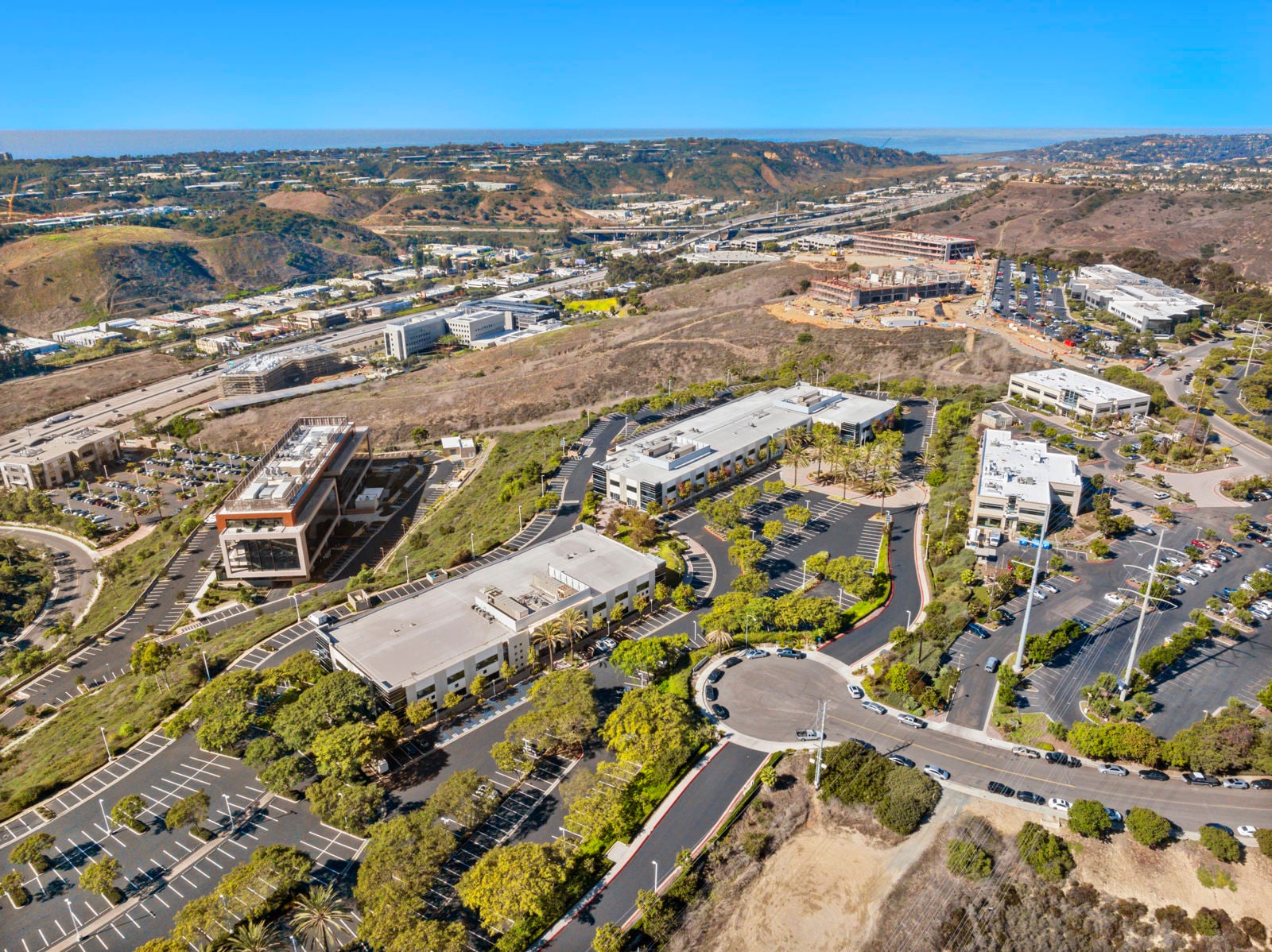 Sorrento Gateway 5005 & 5010 Wateridge Vista Drive - Image 8