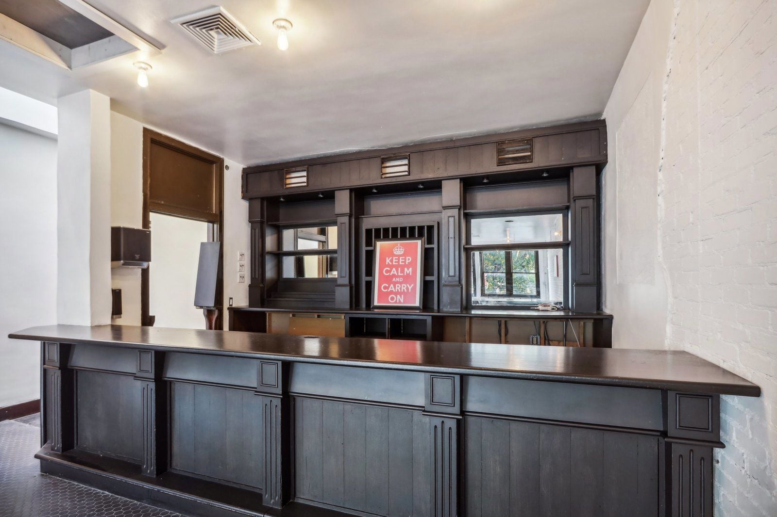 bar 2nd fl angle
