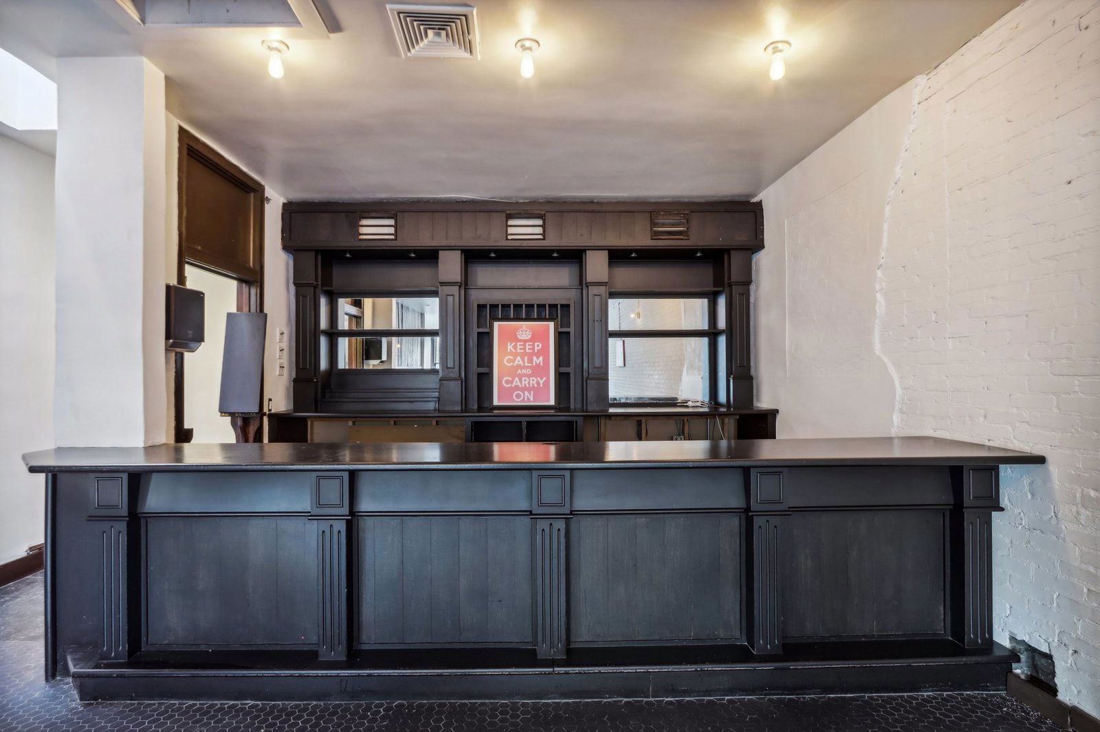 bar 2nd fl close up