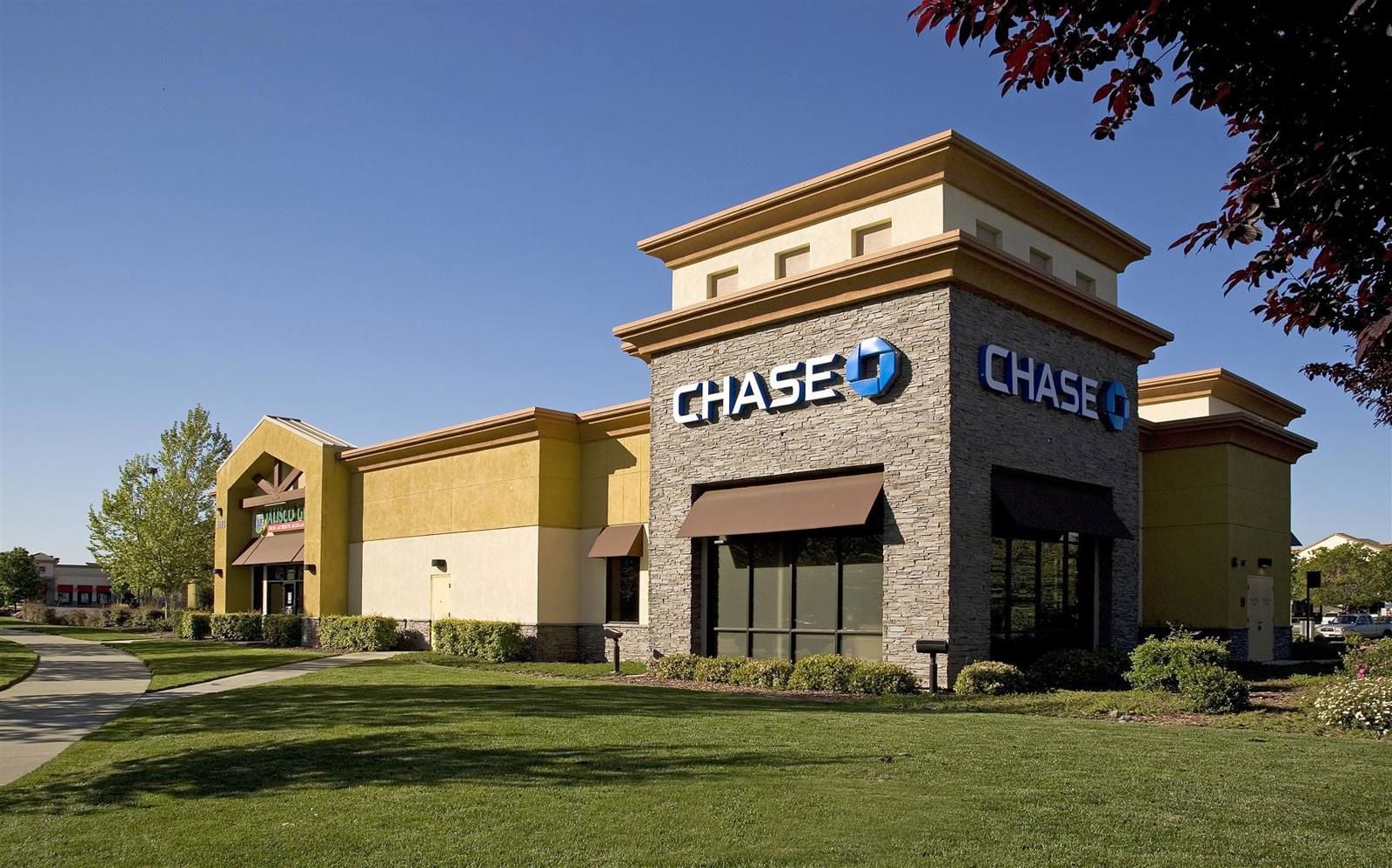 Foothills Village Oaks