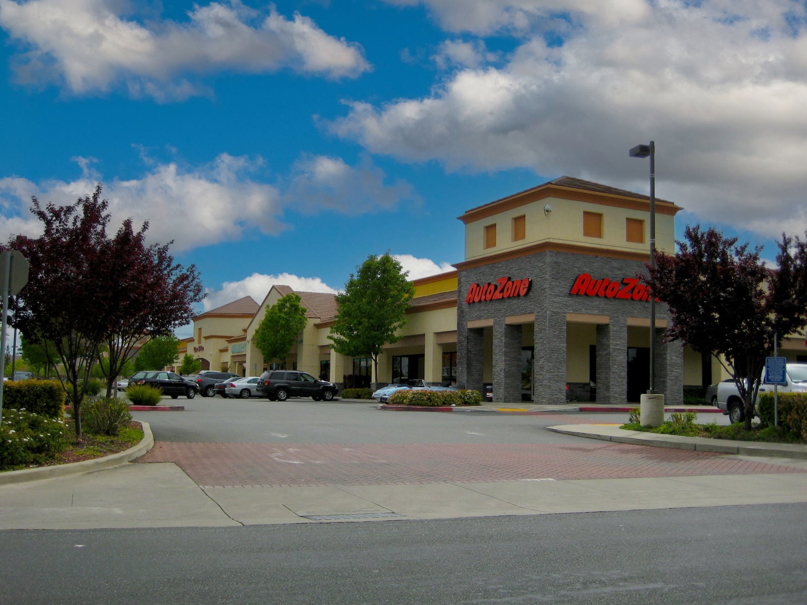 Foothills Village Oaks