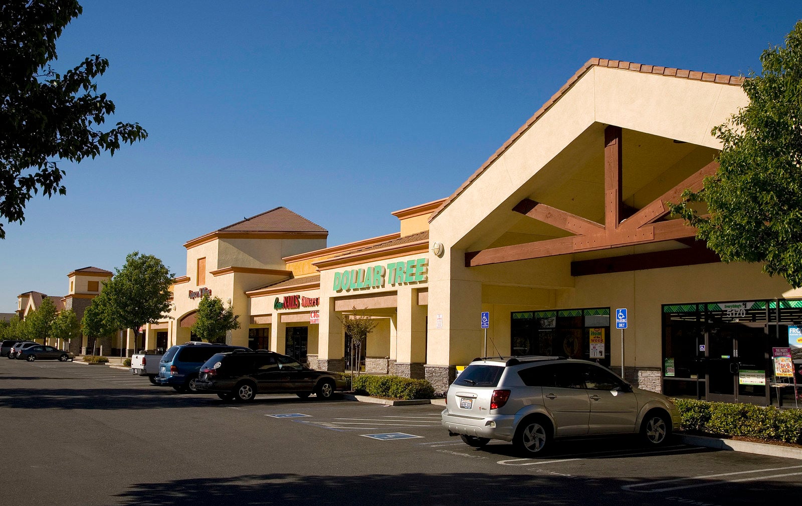 Foothills Village Oaks