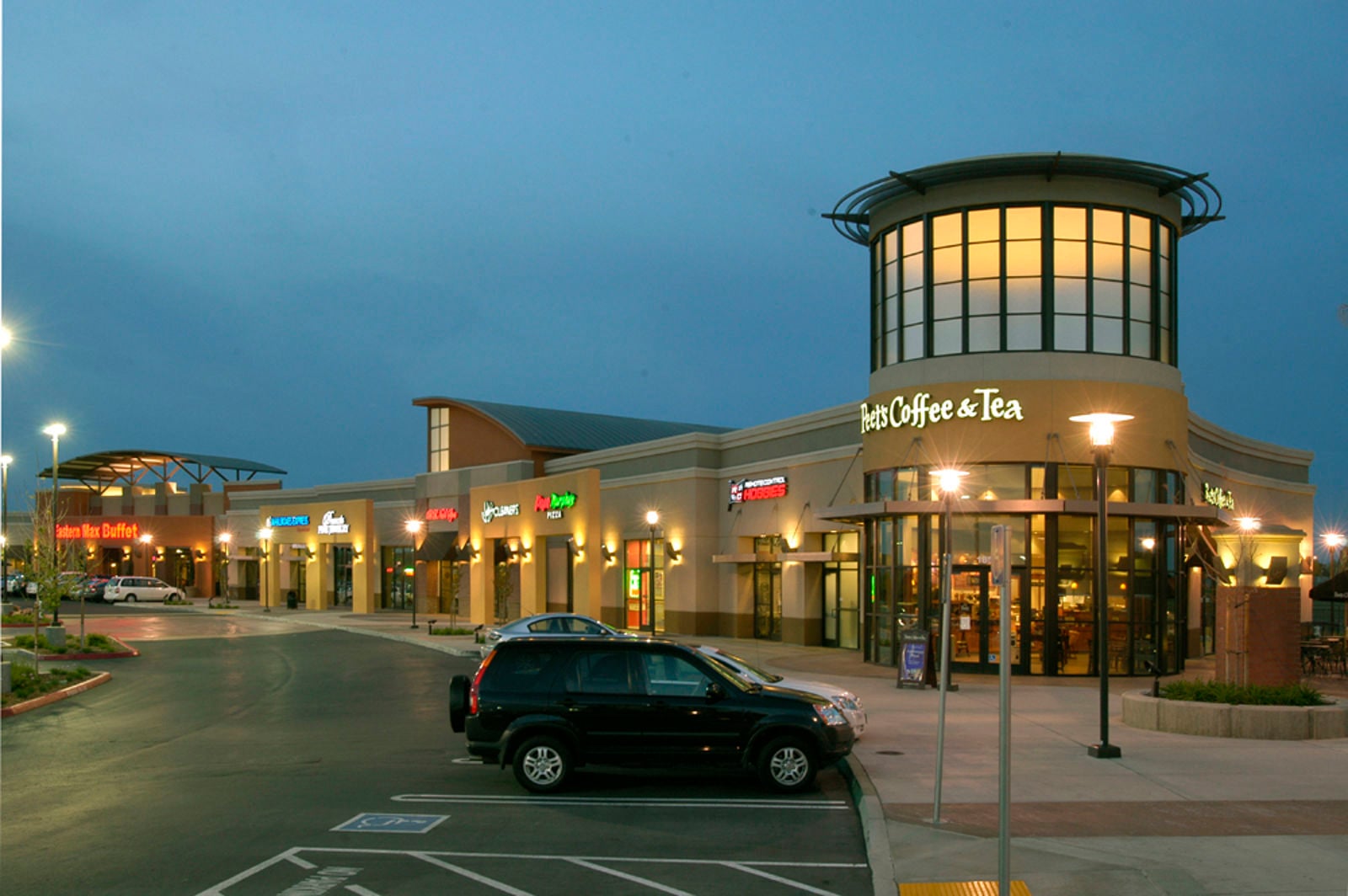 Fountain Plaza Photos 003