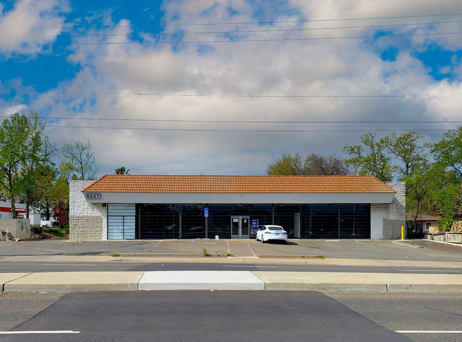 5227 Manzanita Ave