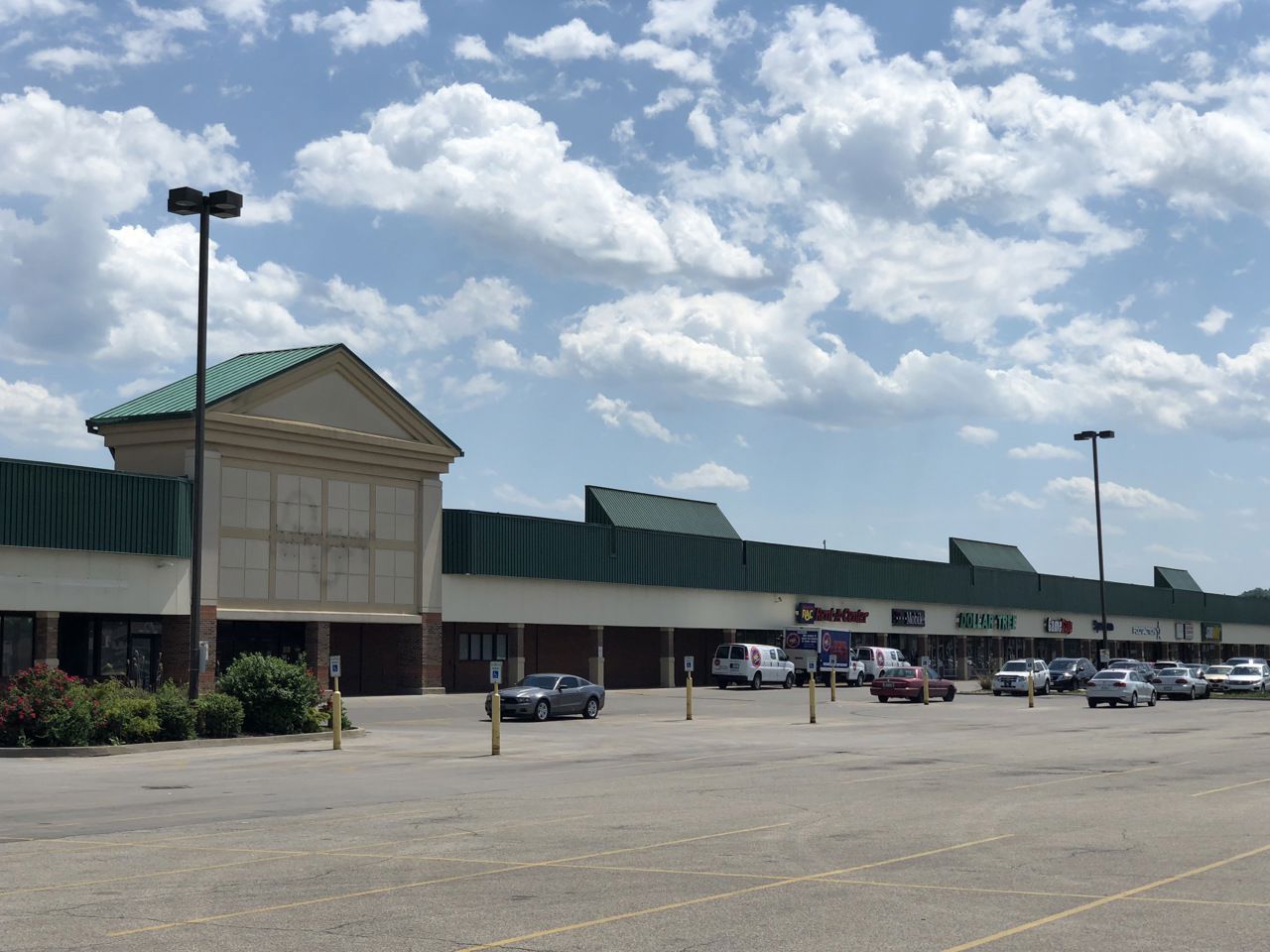 Southland Terrace Retail Space, 3923 S. Seventh Street Road, Louisville ...
