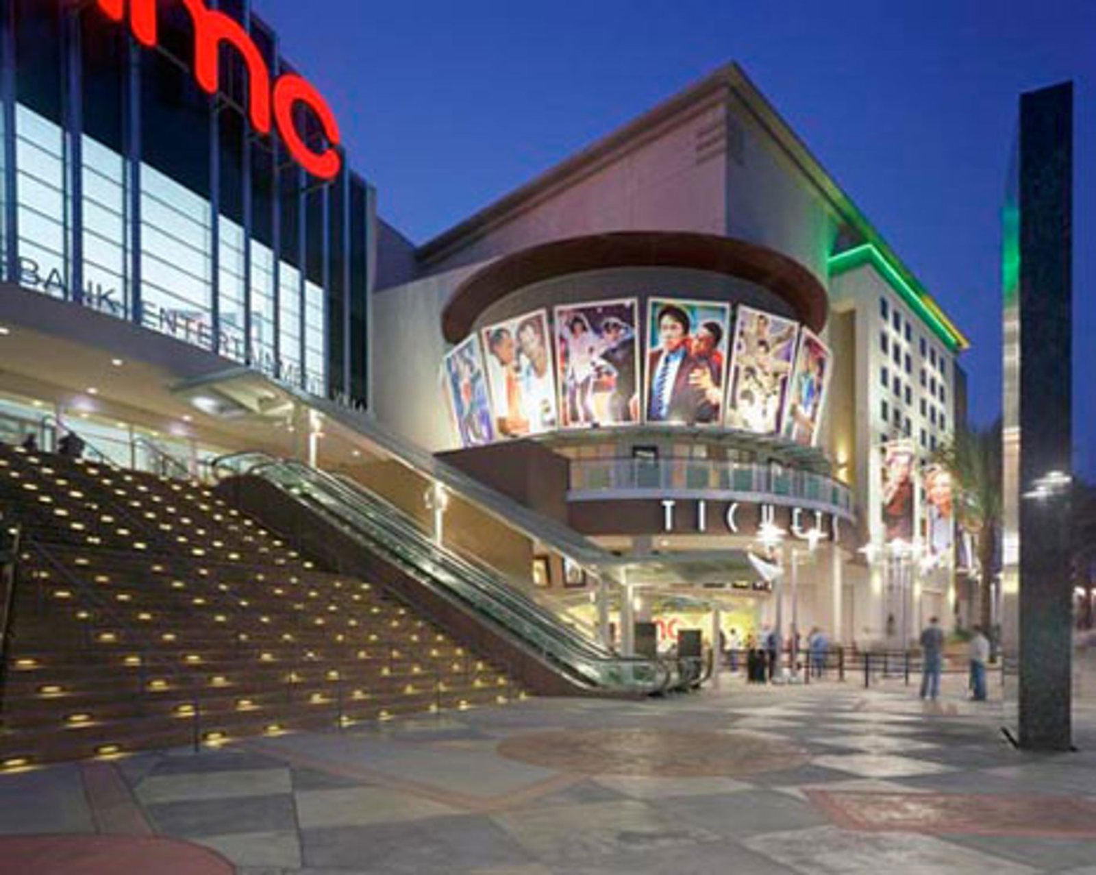 Burbank-Entertainment-Village-1