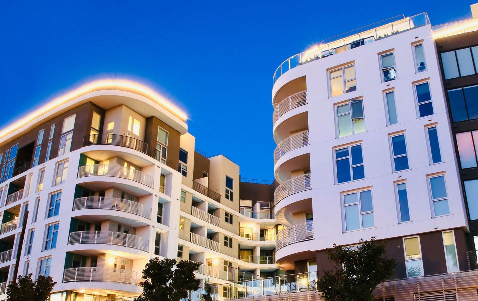 Nova_on_Wilshire_Photo