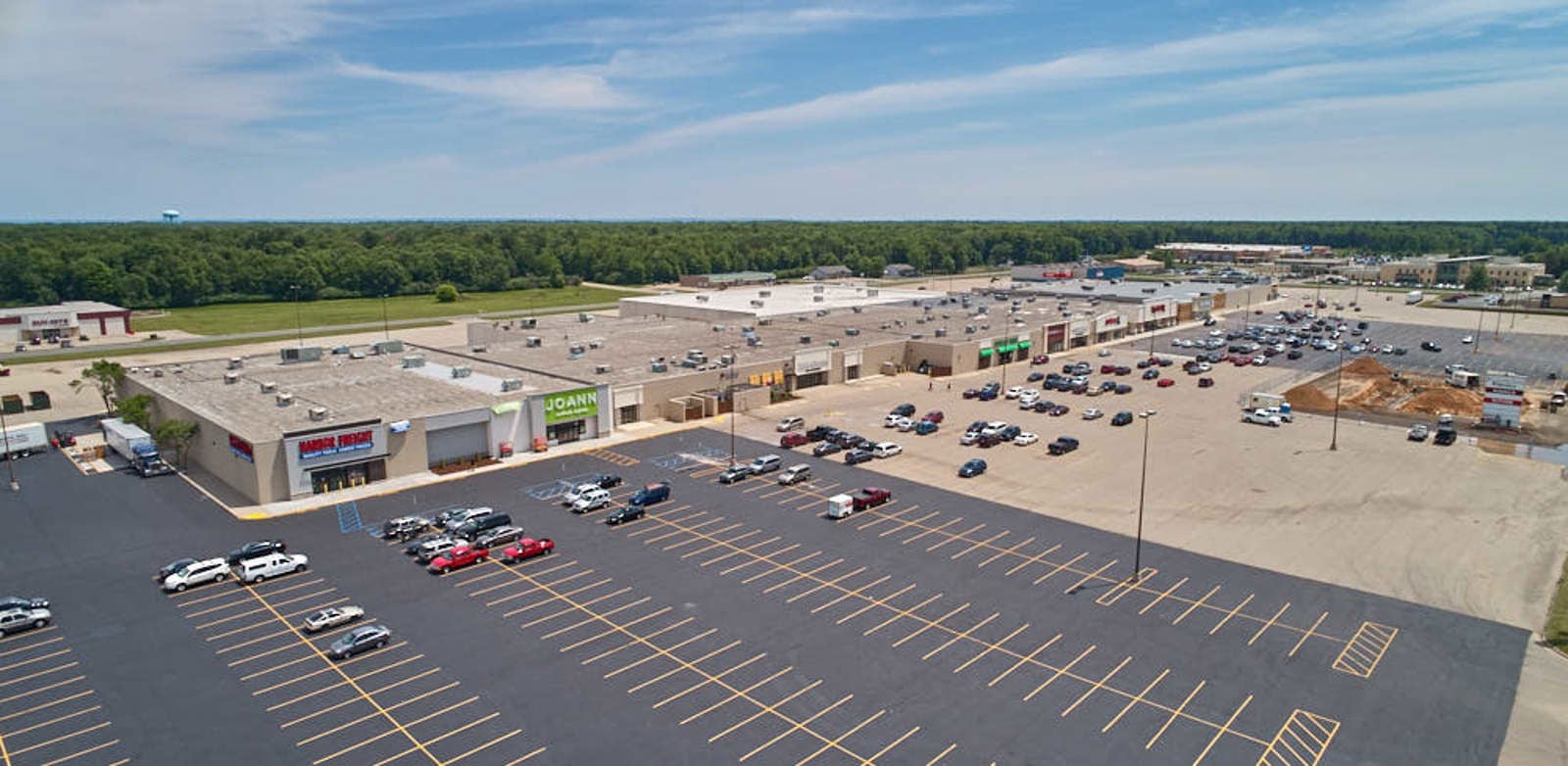 Pine Tree Mall Exterior