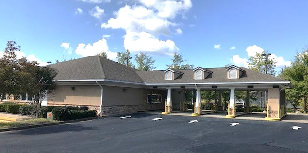 Former Bank Building - Alpharetta — Lease in Alpharetta, GA, photo 2 of 4