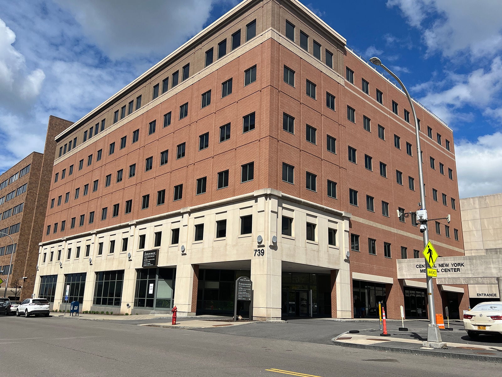 739 Irving Ave - Exterior_1600px