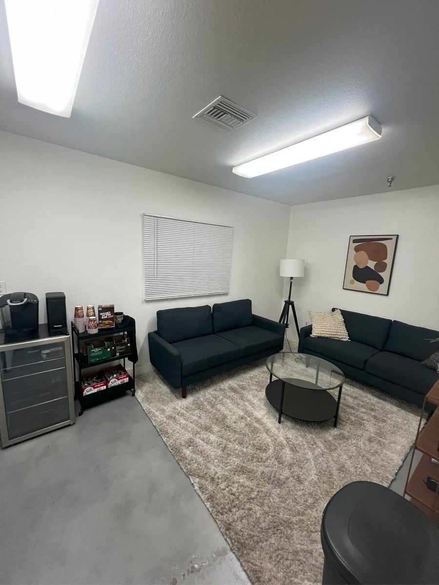 Production Ave Gloabl Listings Photo 3