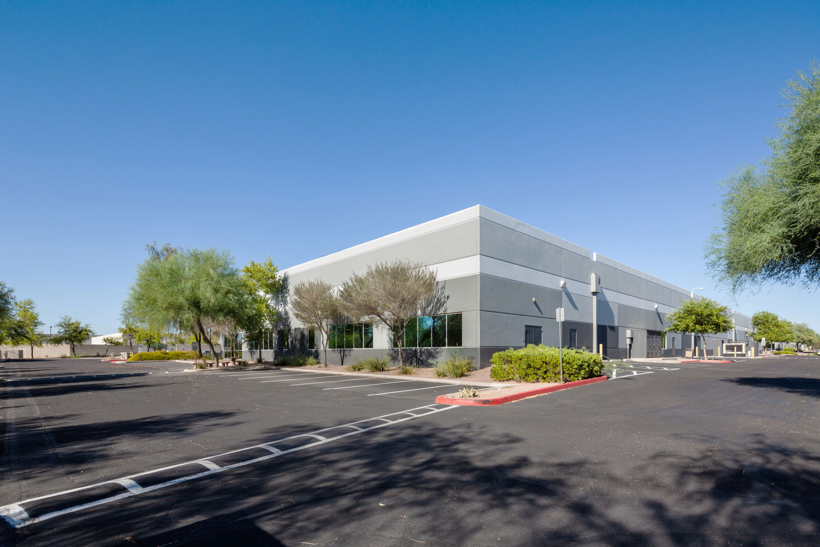 2501-W-Grandview-127