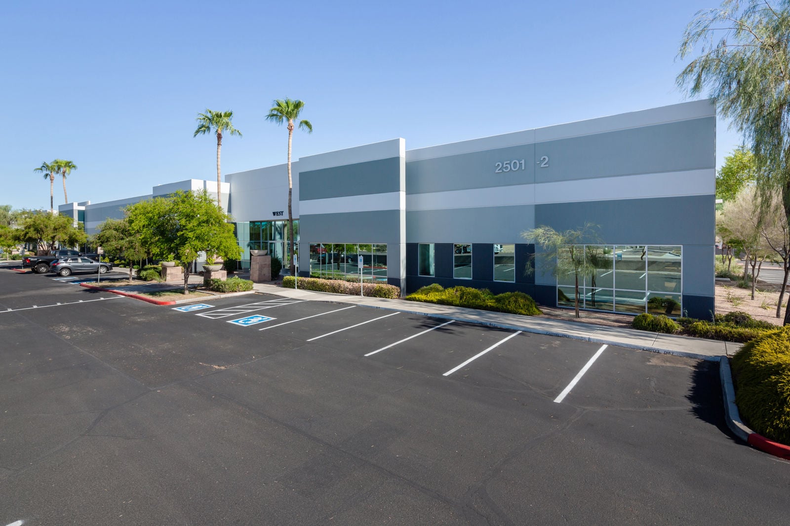 2501-W-Grandview-132