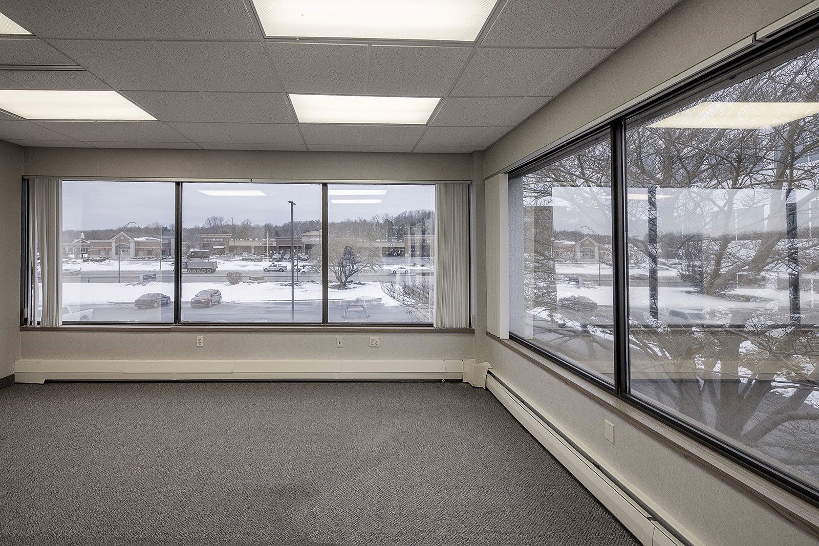 Corner Office_DSC_8490