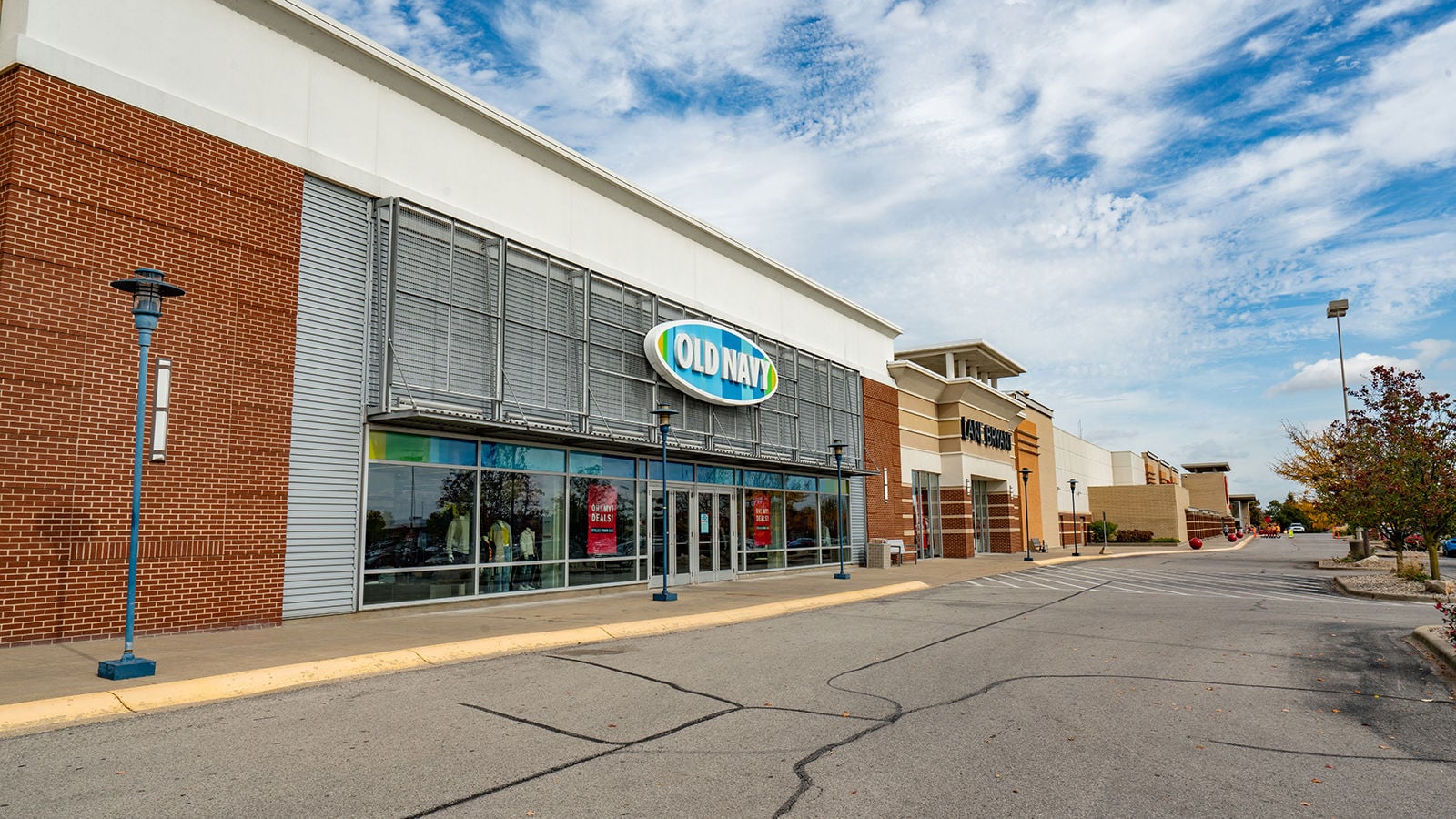 Old Navy 1600px