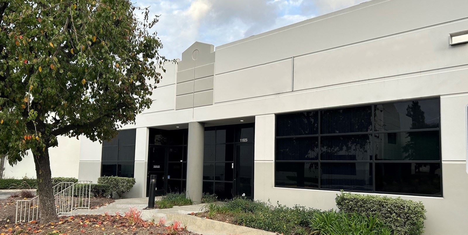 11925 Los Nietos Photo