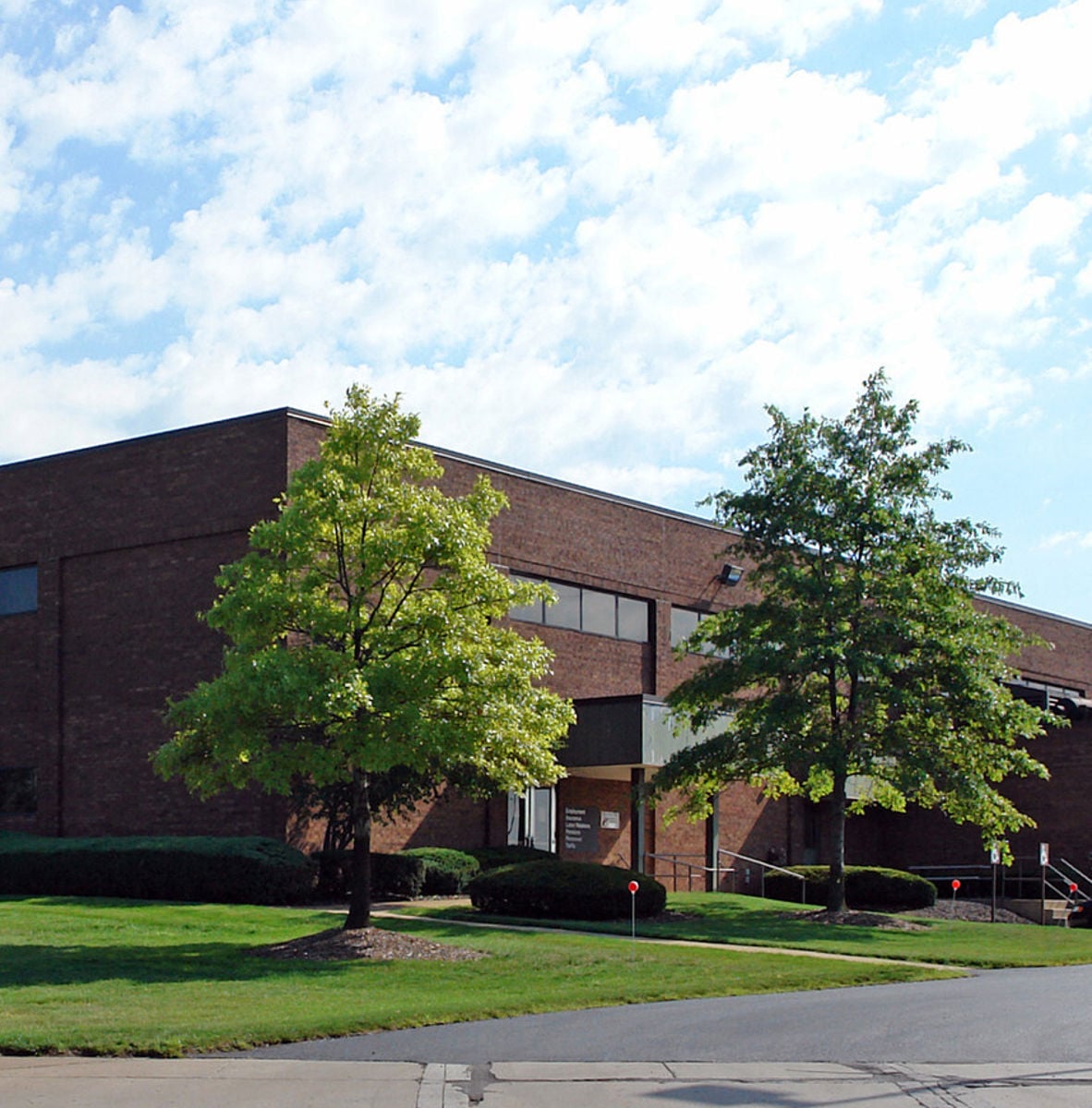 UP TO 56,000 SF PREMIER OFFICE SPACE FOR SALE OR LEASE 999 Pine Avenue Southeast - Image 1