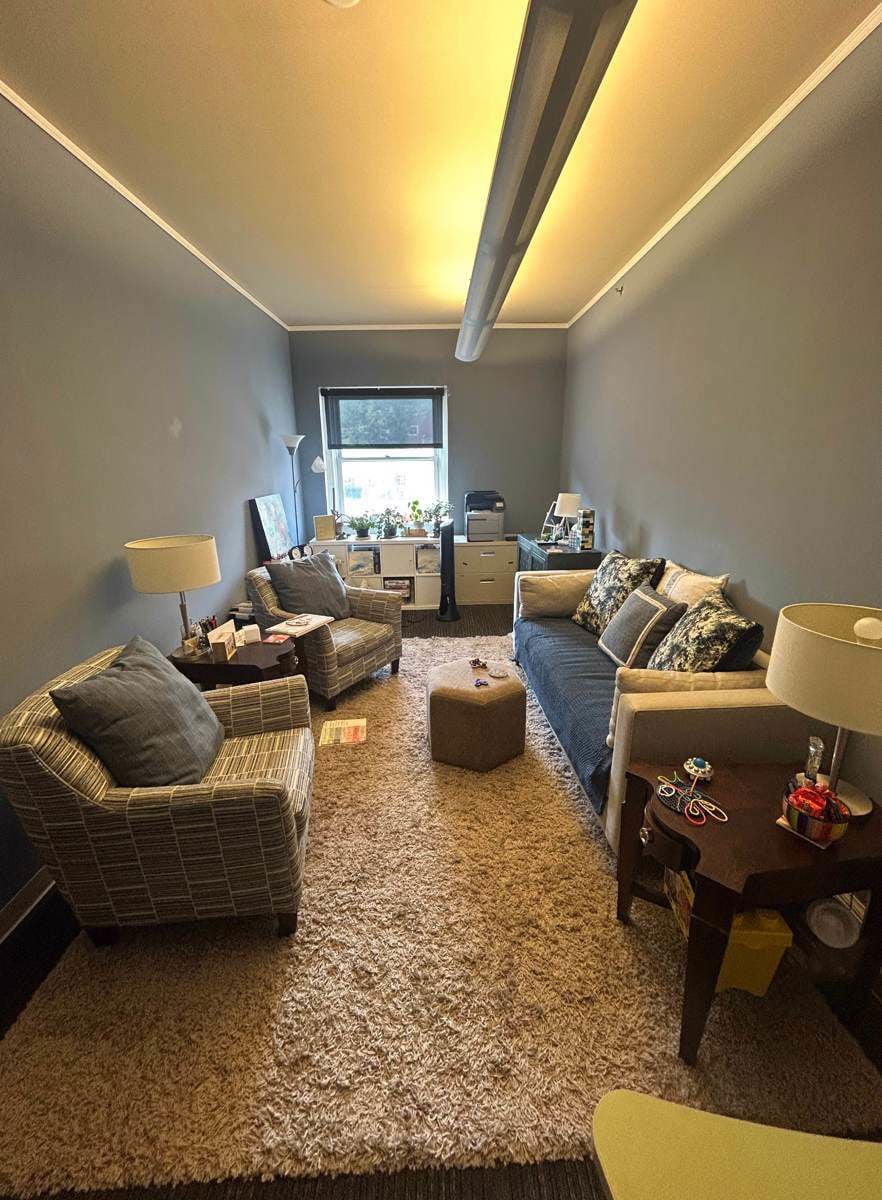 Retail / Office Space in Historic Dundee District for Lease 4900 Dodge Street - Image 4