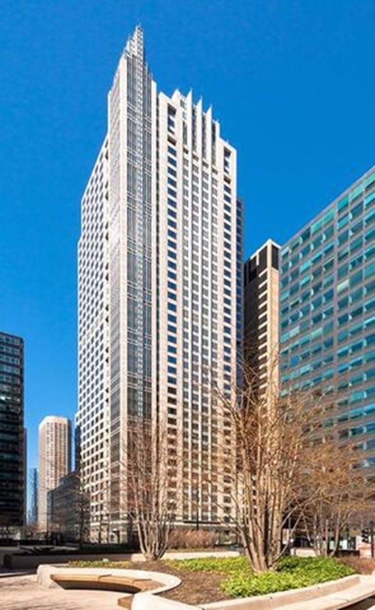 jll-500-w-monroe-all-lr-7