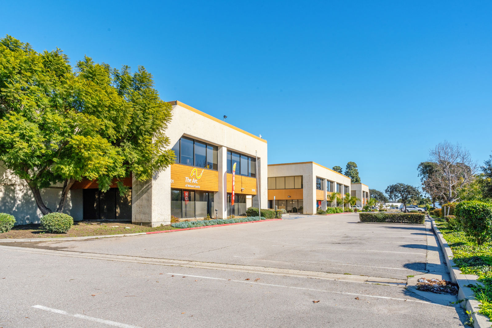 DSC02344-land front from left corner-edit