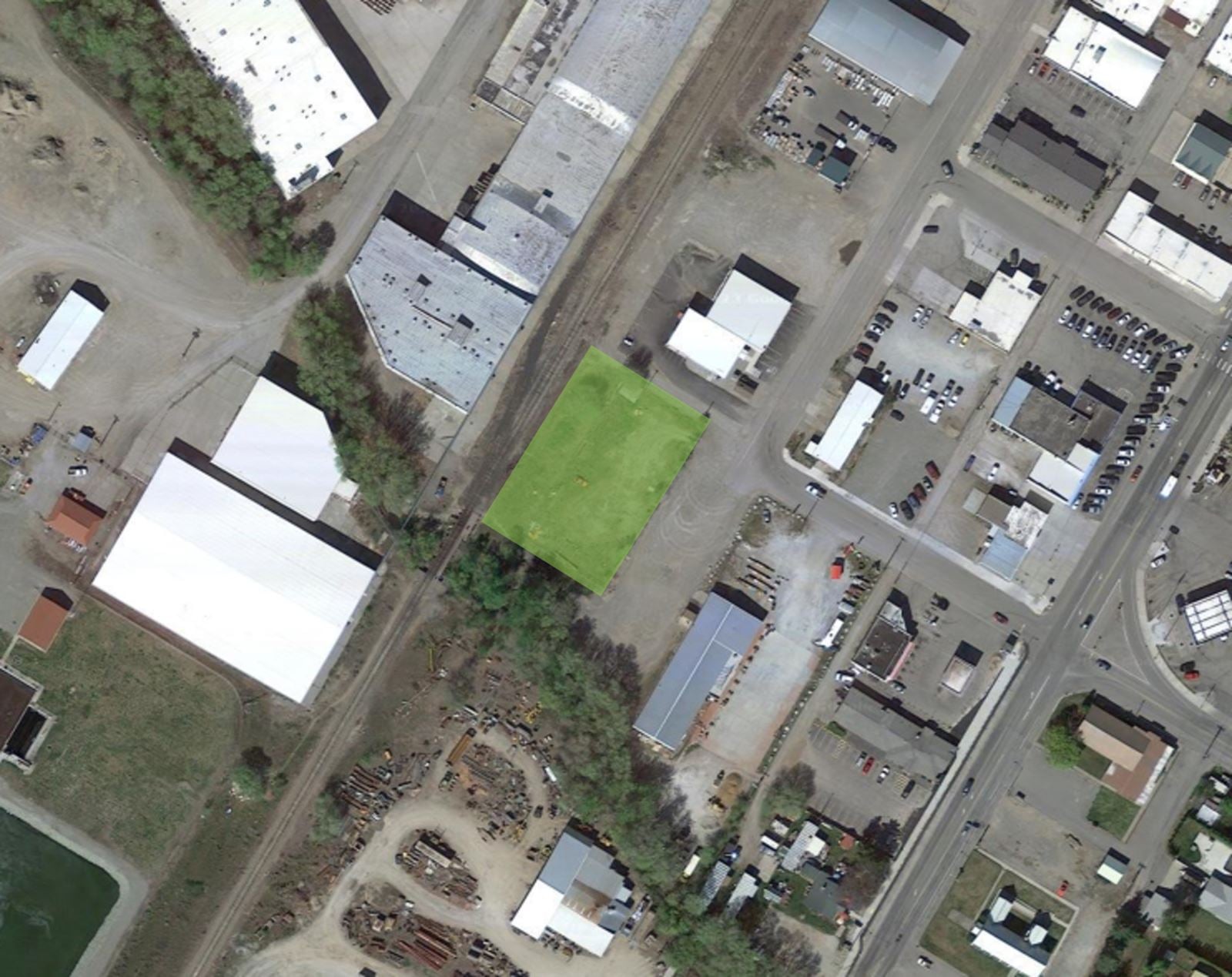 W 4th St property area