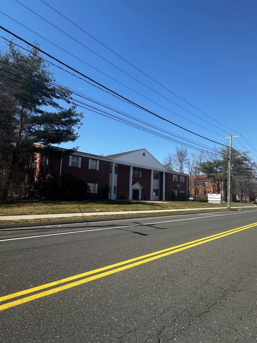 693 Bloomfield Ave_pic 1b