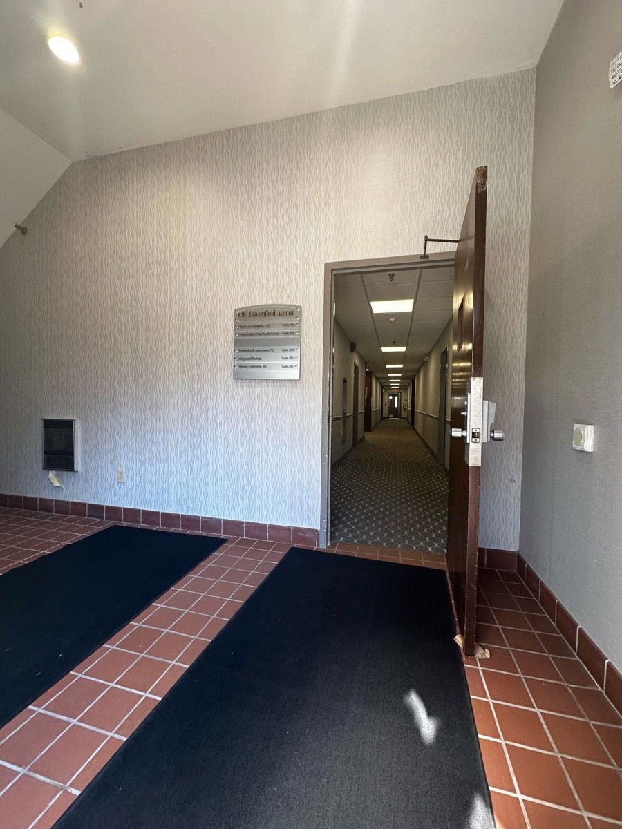 693 Bloomfield Ave_pic 3