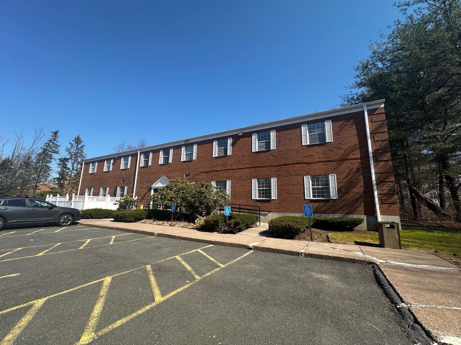 693 Bloomfield Ave_pic 2