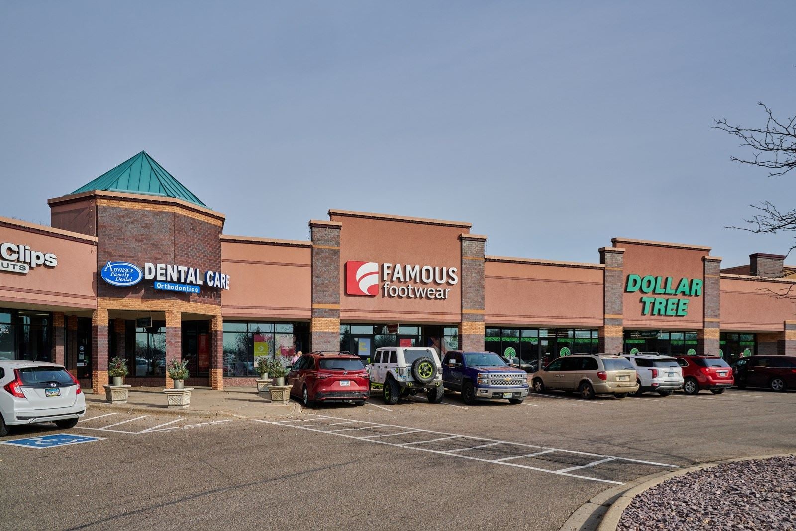 MedRz905CountyRdEVadnaisHghtsCBRE0026