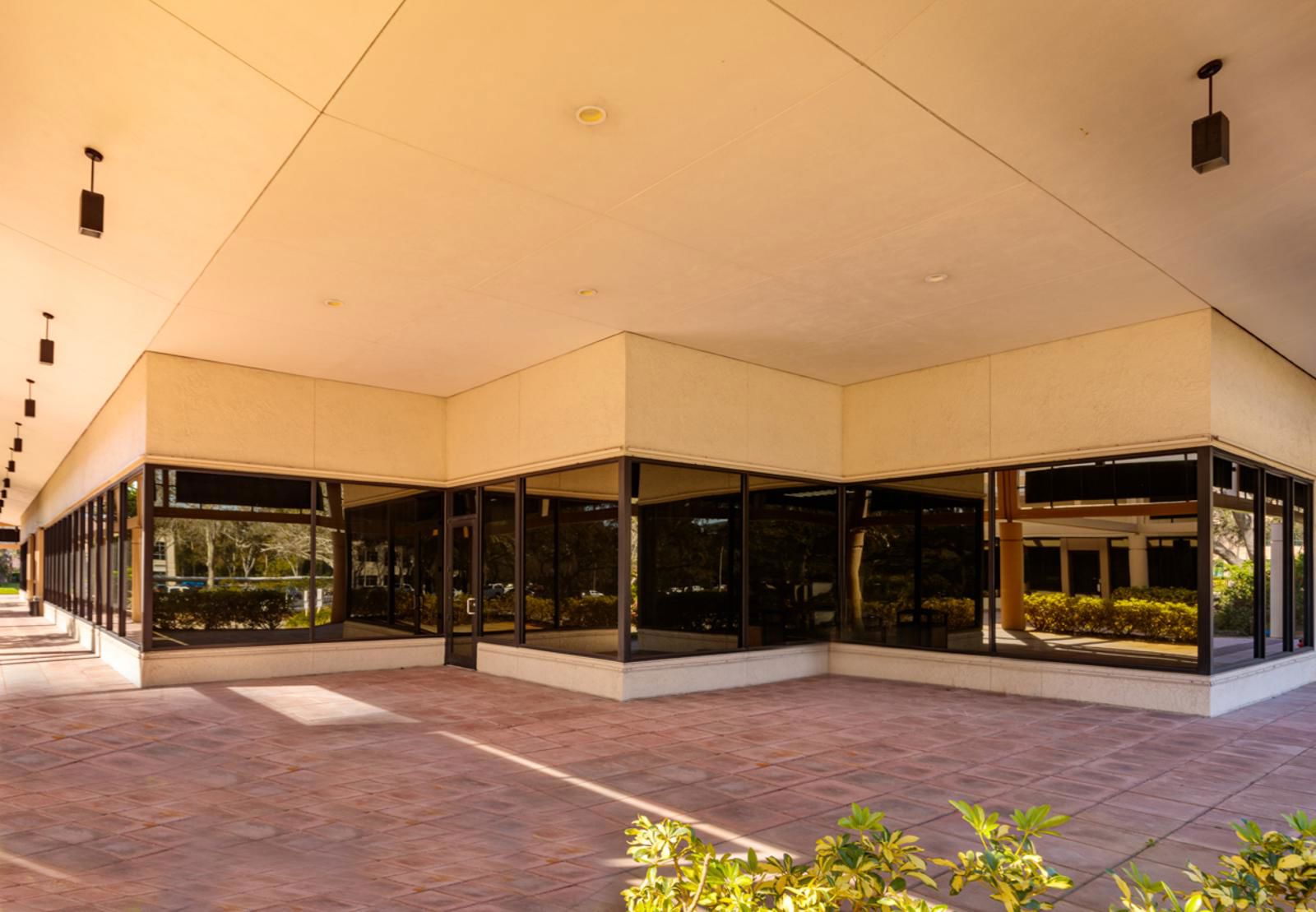 13-410Patio-410ParkPlN