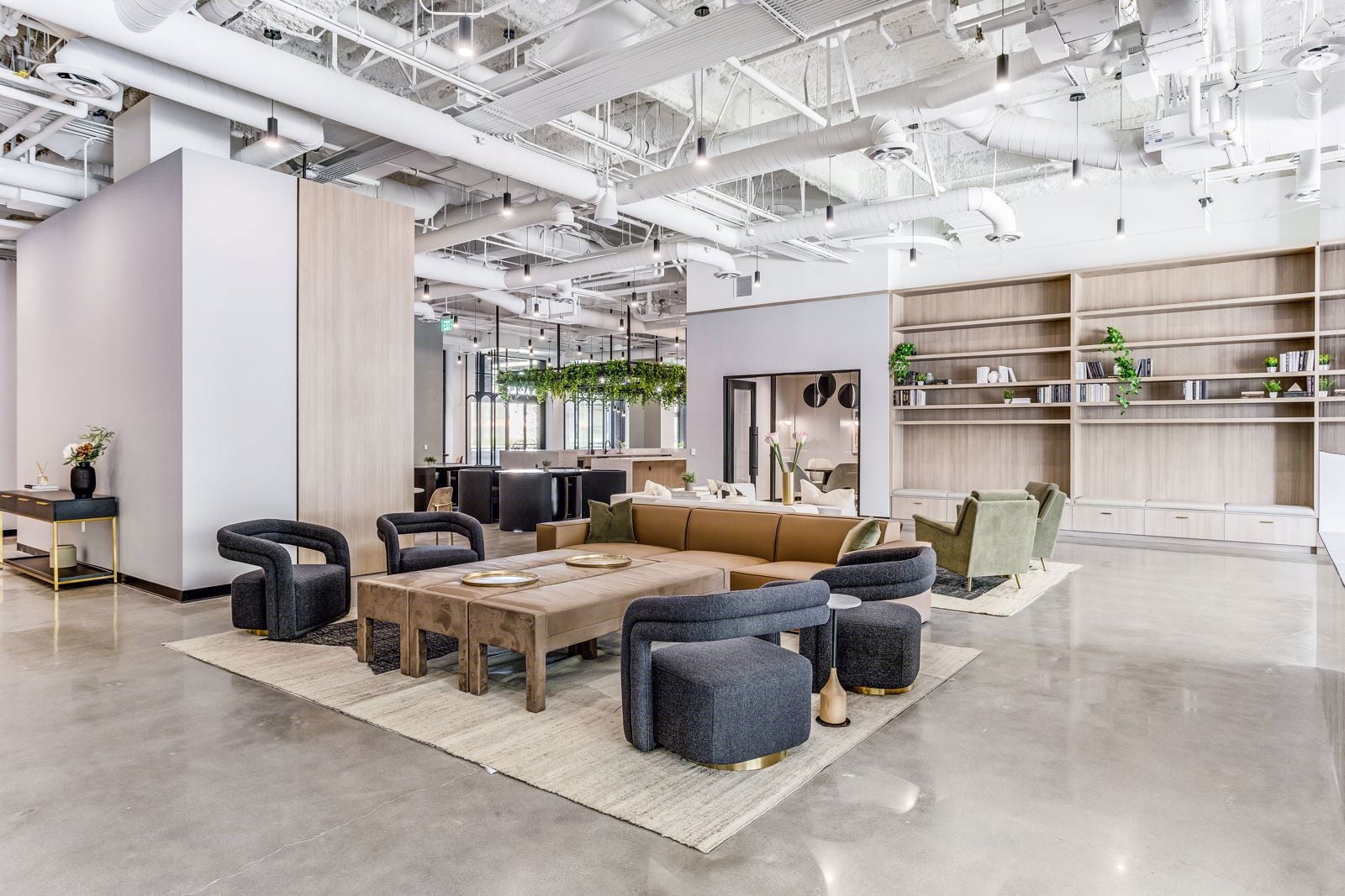 Wilshire Courtyard 5700 - 5750 Wilshire Boulevard - Image 4