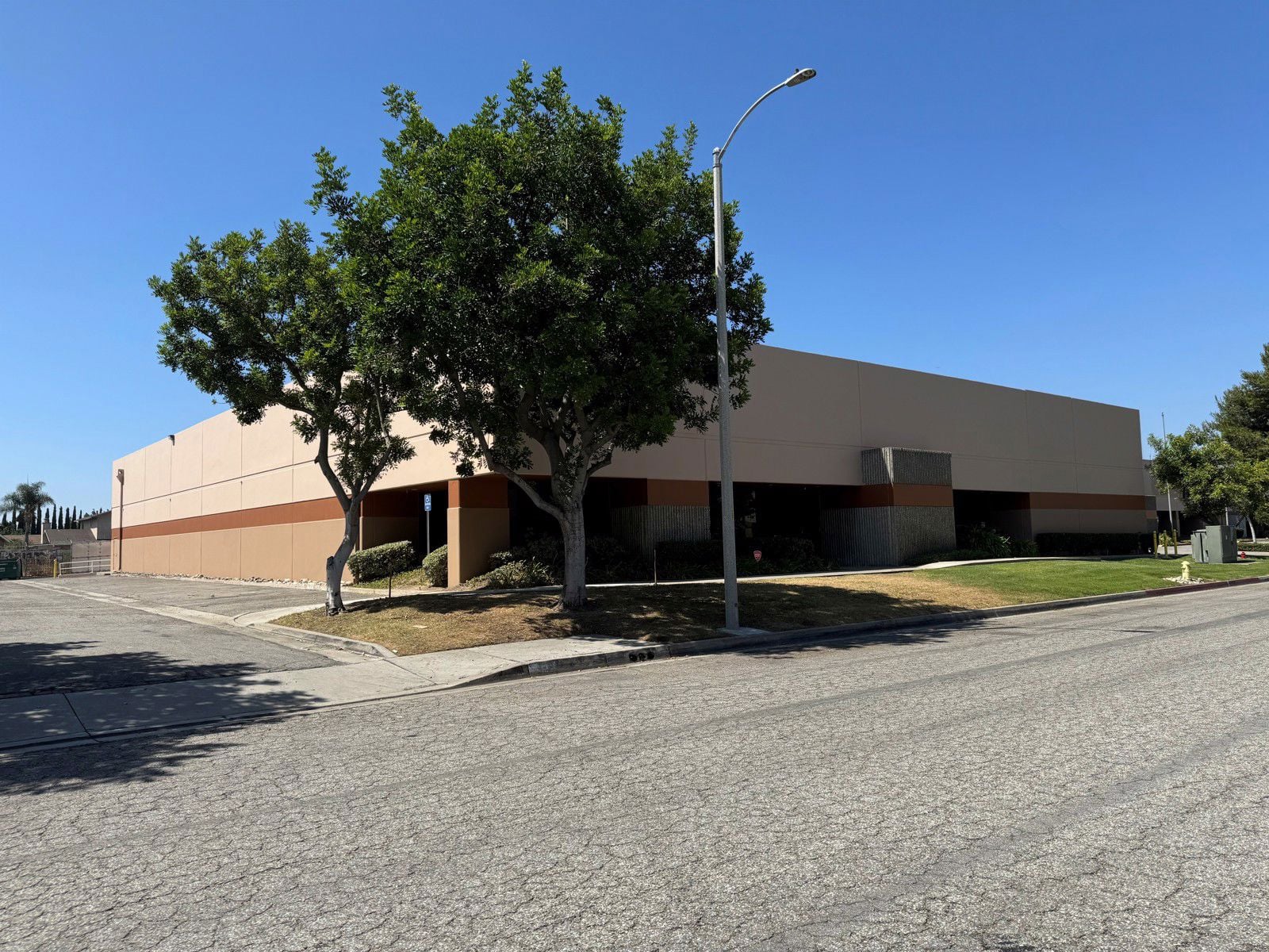 6032 Triangle Dr - Front Image