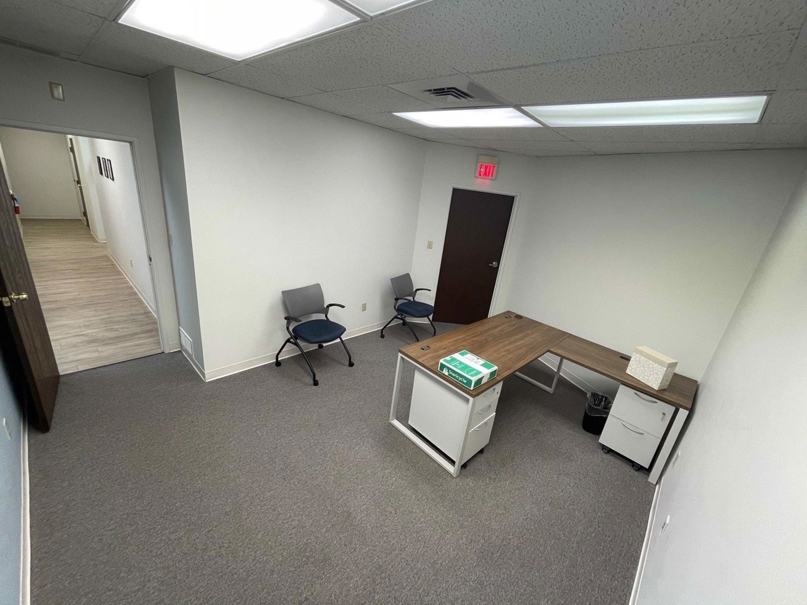 Suite B- Waiting Room