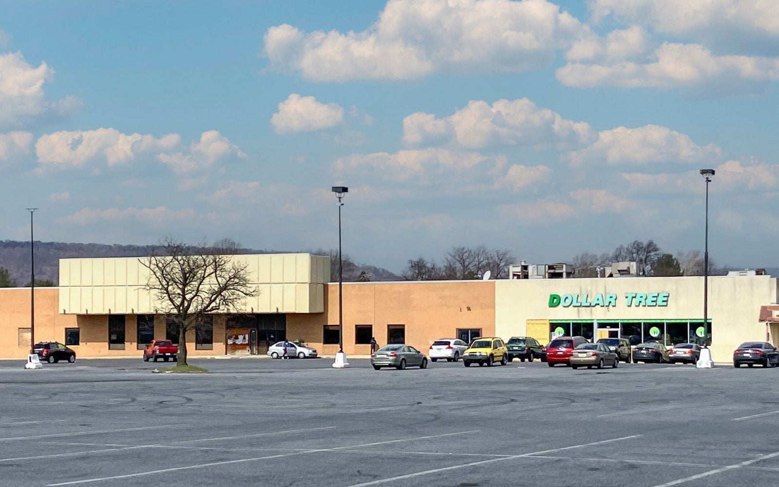 Uptown Plaza Brochure 4.17_3