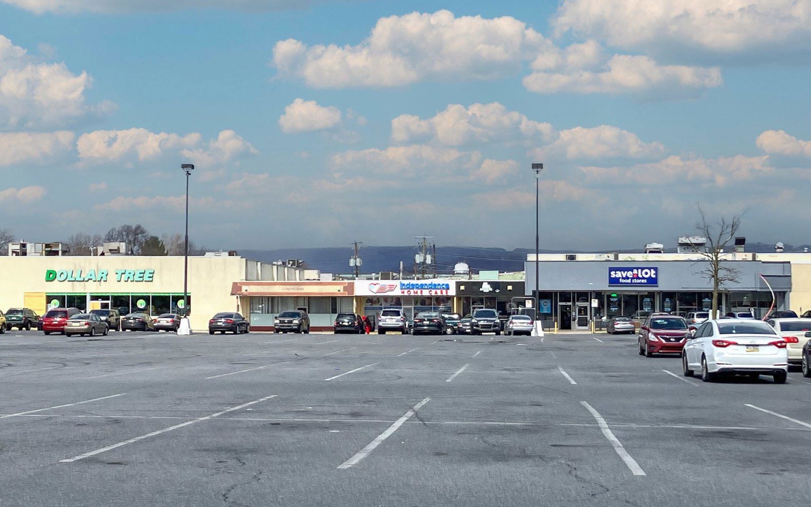 Uptown Plaza Brochure 4.17_2