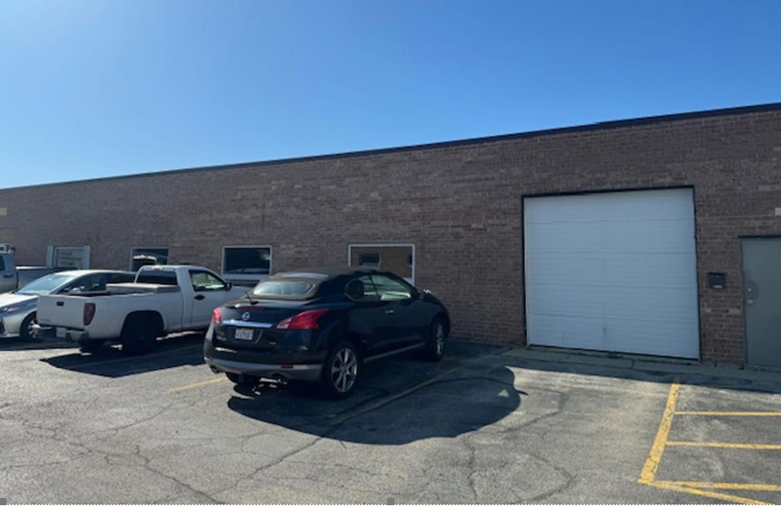 1055 Paramount Pky.PNG