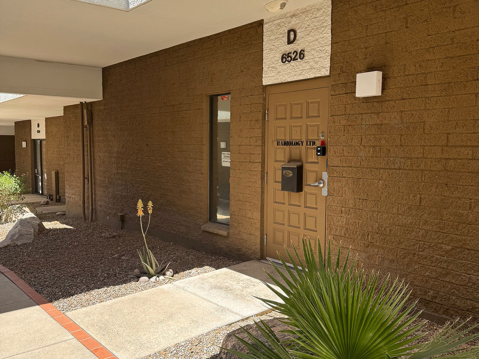 6526 E Carondelet - Cover