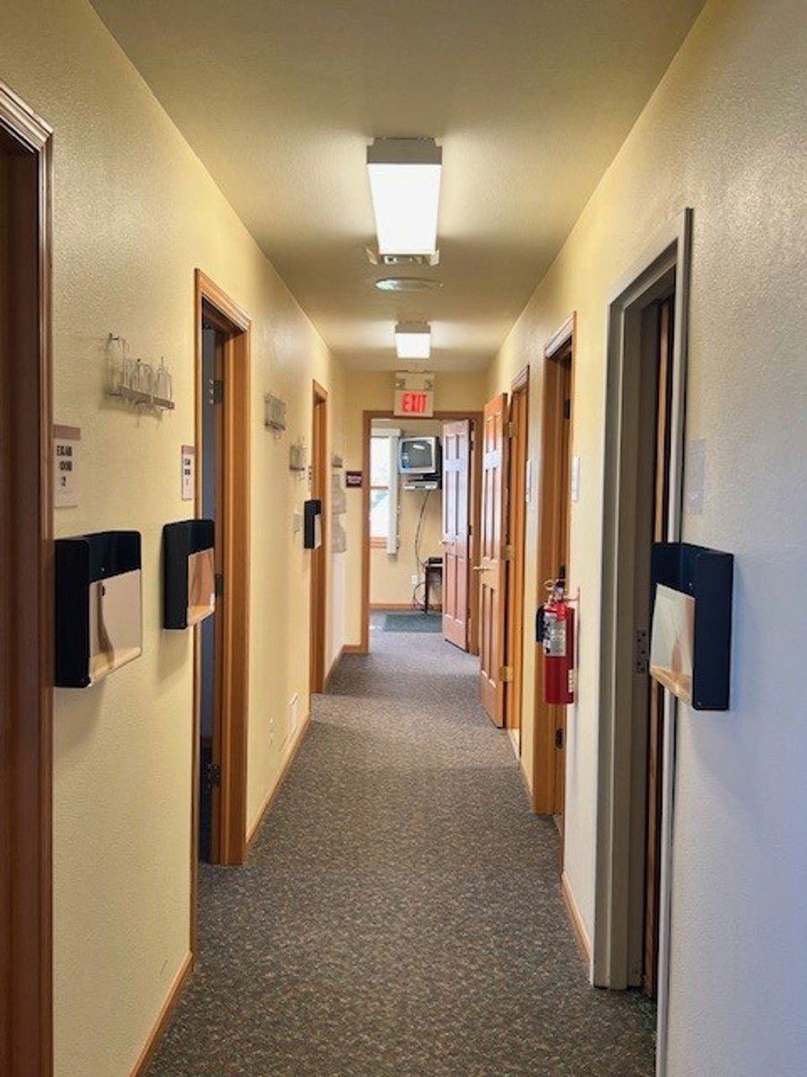 2601 E Clark St - Hallway